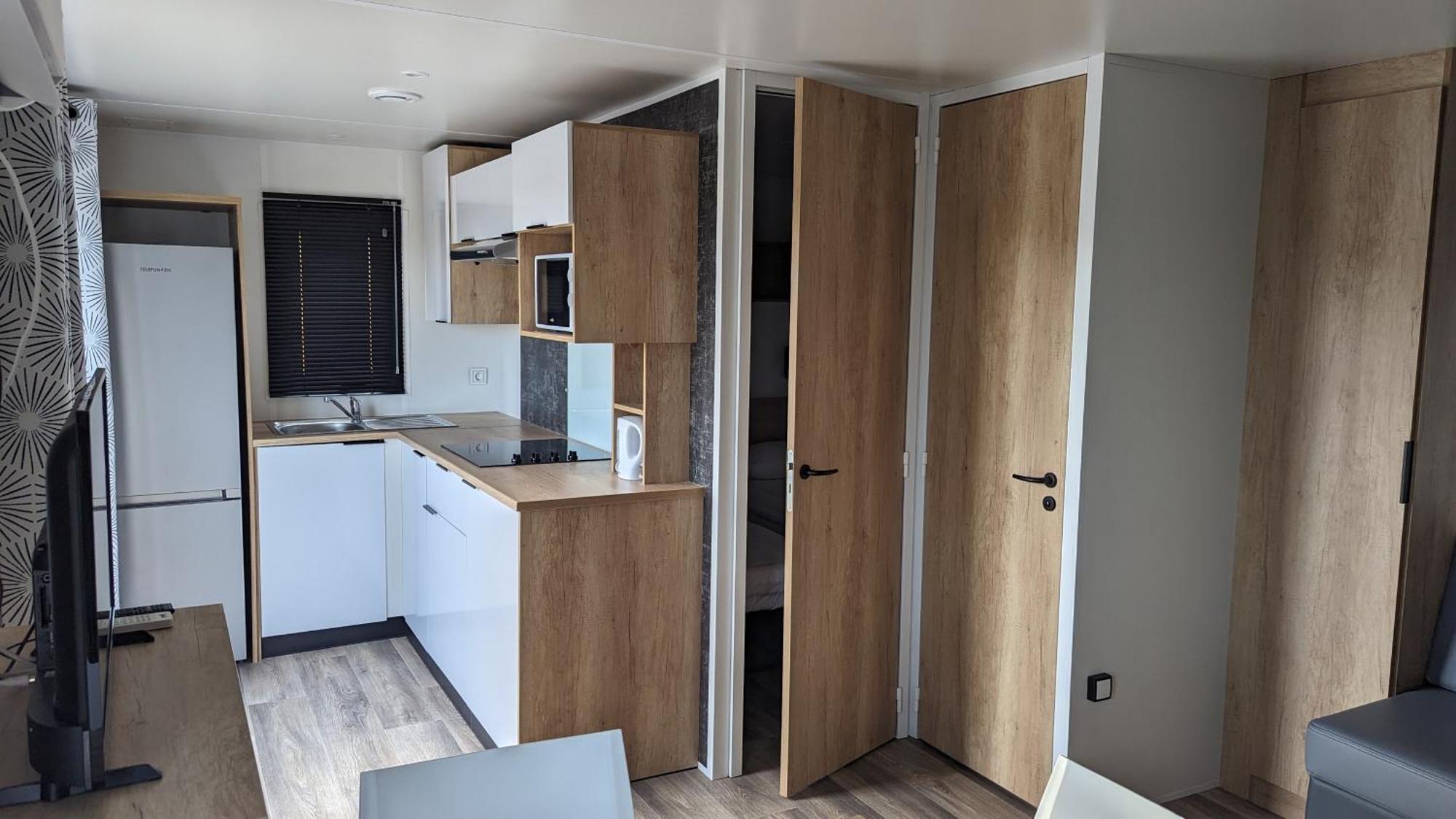 Camping Les Lodges Du Lagon Calvisson Zimmer foto